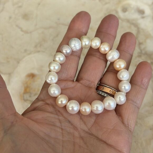 Fresh Water Pearl Stretch Bracelet - Picture 2 of 5